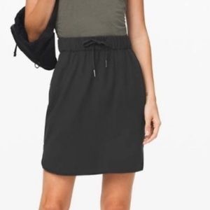 Lululemon active skirt. Size 4. Tags have been removed. Used in good condition.